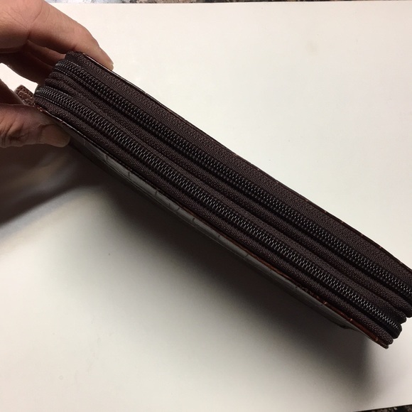 Brown crocodile embossed large wallet - Picture 2 of 14